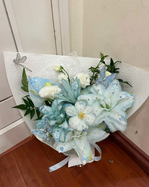 Xanh nhạt · Lily