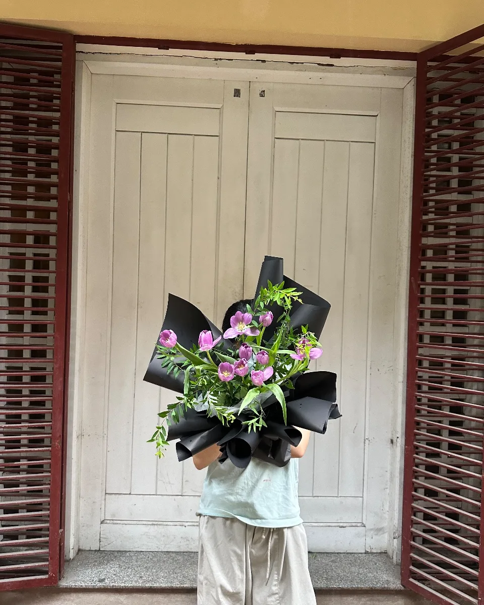 Tulip 10 bông - giá tuỳ thời điểm